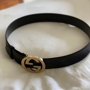 Wide Black Leather GG Gucci with GG embossing.